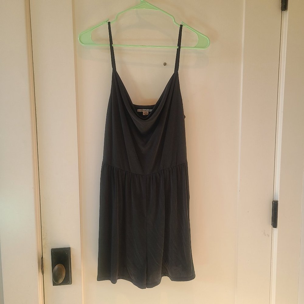 Comfy-casual romper - size medium
